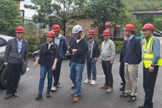 1752562870476238.jpg 福建海峽環(huán)保集團(tuán)股份有限公司黨委書記、董事長徐婷一行到紅廟嶺項(xiàng)目檢查指導(dǎo)工作.jpg